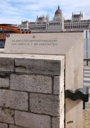Emlékmű - Budapest - Árvízi összefogás emlékére
