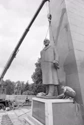Kultúra - A Lenin-szobor lebontása