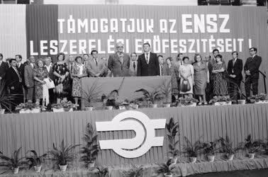 Belpolitika - Ipar - Az Országos Béketanács és a Magyar Államvasutak békenagygyűlése