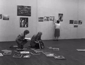 Kultúra - Fotóművészet - 15 év a fotóművészetben című kiállítás rendezése