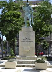 Emlékmű - Budapest - A 32-es Honvéd Gyalogezred Emlékműve