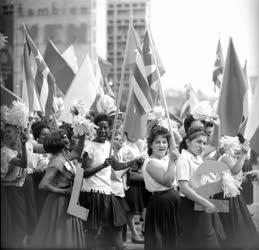 Ünnep - Kuba - Május elsejei felvonulás Havannában