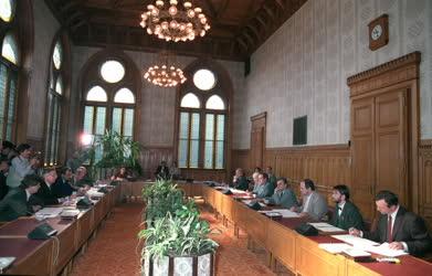 Parlament - Megállapodás az országgyűlés alakuló üléséről