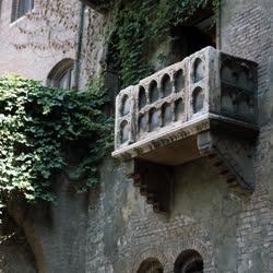 Turisztikai nevezetesség - Veronai látnivalók - Júlia erkélye