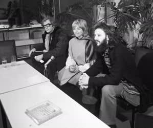 Külkapcsolat - Ringo Starr, Susannah York és Michal Cain 