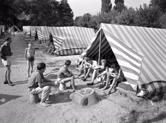 Szabadidő - Munkaerőtartalékok Hivatala - Balatonlellei üdülő