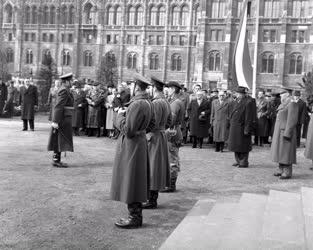 Ünnep - Koszorúzási ünnepség a Kossuth téren