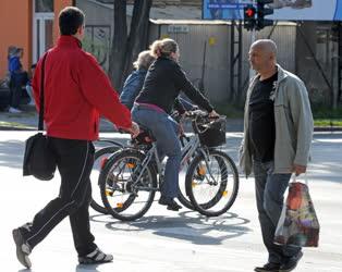 Közlekedés - Népszerű a kerékpározás Debrecenben