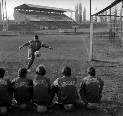 Sport - Labdarúgás - A jubiláló edző