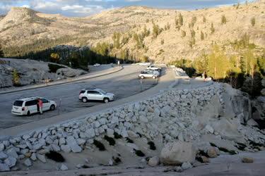 Természet - Naplemente a Yosemite Nemzeti Parkban