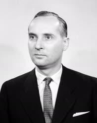 1963-as Kossuth-díjasok - Dr. Császár Ákos 