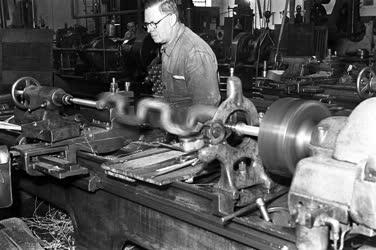 Ipar - Gépipar - Riport a Hoffer és Schrantz gyárról