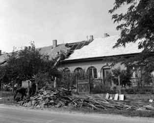 Két hónappal a földrengés után Berhidán és Peremartonon