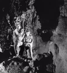 Tudomány - Barlangkutató állomás Jósvafőn