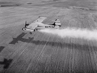 Mezőgazdaság - Munkában a mezőgazdasági repülőgépek