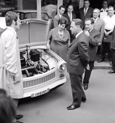 Ipar - Autóipar - Az ötvenezredik Trabant és tulajdonosai