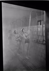 Szórakozás - Munkásszálló zuhanyzóval