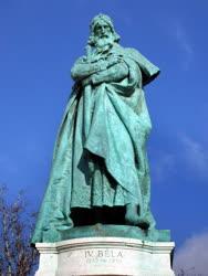 Köztéri szobor - Budapest - IV. Béla király a Hősök terén