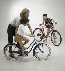 Közlekedés - Reklám - Csepel kerékpár
