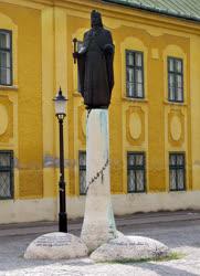 Városkép - Kalocsa - Szent István szobor