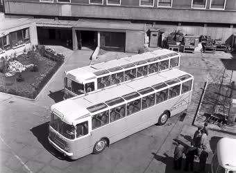 Ipar - Közlekedés - Új panoráma autóbuszok