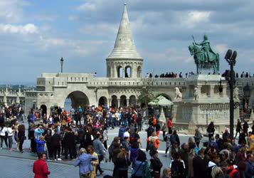 Idegenforgalom - Budapest - Külföldi turisták a Várban
