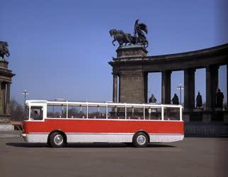 Közlekedés - Ikarus 557 panoráma autóbusz