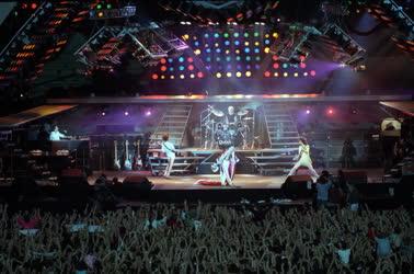 Kultúra - Könnyűzene - Queen koncert
