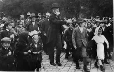 Történelem - Gróf Apponyi Albert gyermekek között