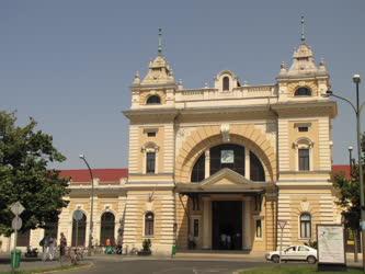 Közlekedés - Szombathely - A vasútállomás épülete