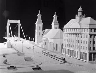 Kiállítás - Építőipar - Az új Erzsébet híd makettje