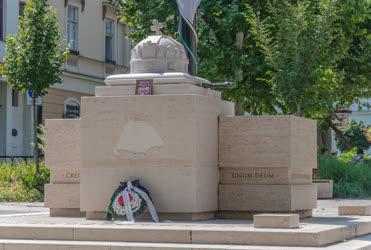 Emlékmű - Székesfehérvár - Országzászló emlékmű
