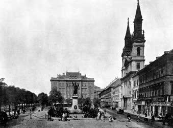 Városkép-életkép - Budapest - Március 15.tér