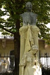 Köztéri szobor - Budapest - Irányi Dániel-szobor a Károlyi-kertben