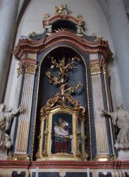 Egyházi műalkotás - Szeged -  Pieta-ábrázolás a ferences templom oltárán