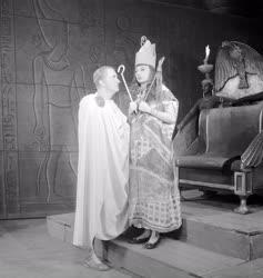 Kultúra - G. B. Shaw: Caesar és Cleopatra a Madách Színházban