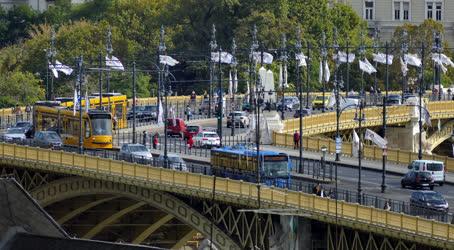 Közlekedés - Budapest - A Margit híd járműforgalma