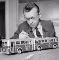 Közlekedés - Autóbuszmakettek ipartörténeti bemutatóra