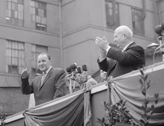 Külkapcsolat - Szovjet párt-és kormányküldöttség látogatása az Egyesült Izzóban