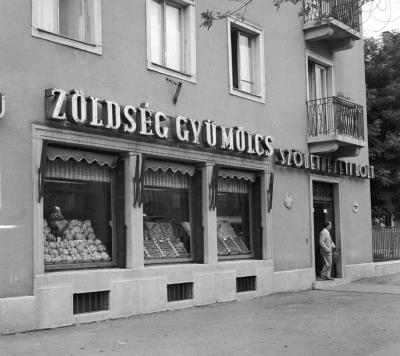 Kereskedelem - Szövosz - Zöldség-gyümölcs bolt