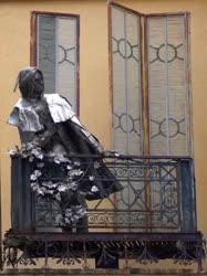 Műalkotás - Pécs - Liszt Ferenc szobra a Püspöki Palota erkélyén