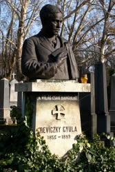 Temető - Reviczky Gyula sírja a Fiumei úti Nemzeti Sírkertben