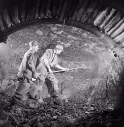 Bányászat - Középdunántúli Szénbányászati Tröszt dudari bányája