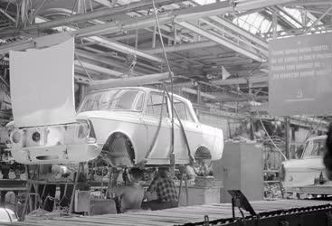 Ipar - Autógyártás - Futószalagon a Moszkvics 408-as