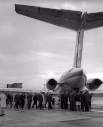 Életkép - Közlekedés - DC-9-es repülőgép a Ferihegyi repülőtéren