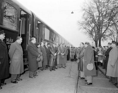 Közlekedés - Gazdaság - Útavatás a Tiszántúlon