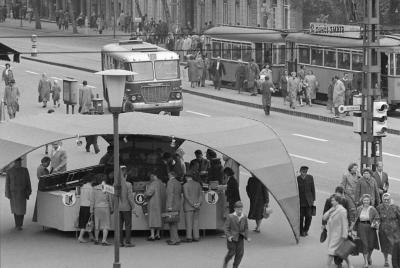 A szerző válogatása - Könyvsátrak a pesti utcán