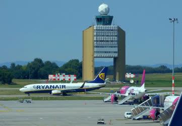 Légi közlekedés - Budapest - A ferihegyi repülőtér
