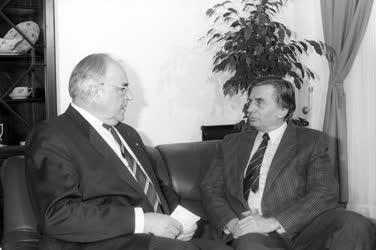 Külkapcsolat - Helmut Kohl Antall Józseffel találkozik
