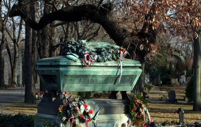 Emlékhely - Budapest - Fiumei úti temető